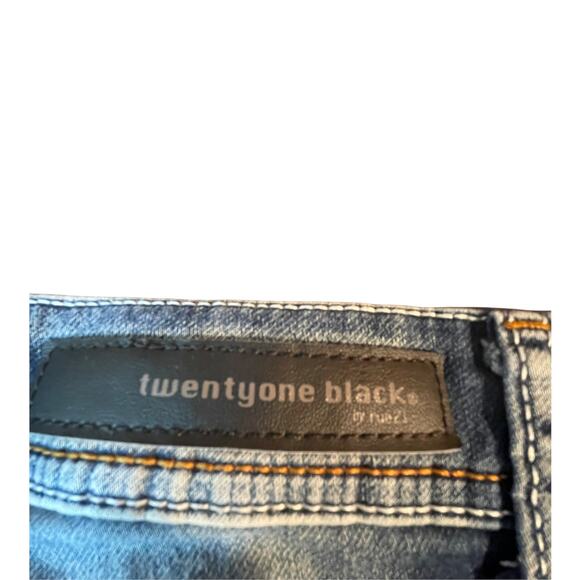 twentyone Black by rue 21 cut-off blue jeans - Picture 10 of 10